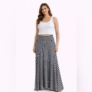 JM Collection Black and White Maxi Skirt